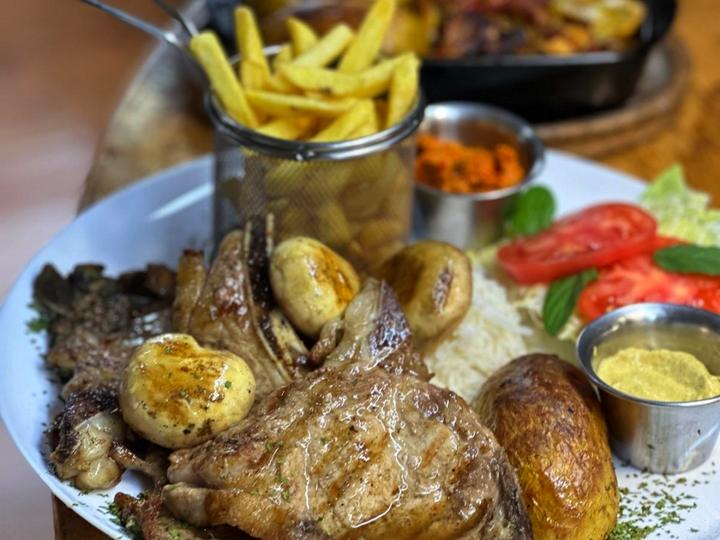 Meat with sides / Meso sa prilozima