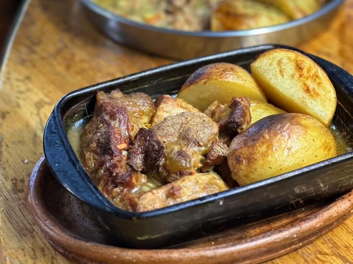 Veal and roast potatoes / Mišići
