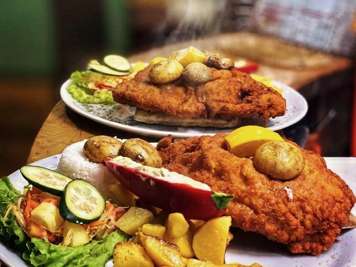 Cutlets with potatoes & vegetables / Šnicle sa krompirom i povrćem