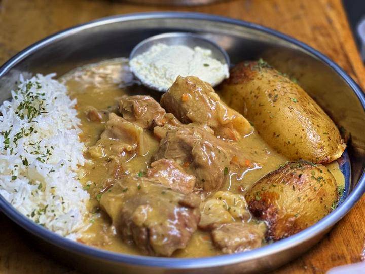 Veal in creamy sauce / Teleći mišići